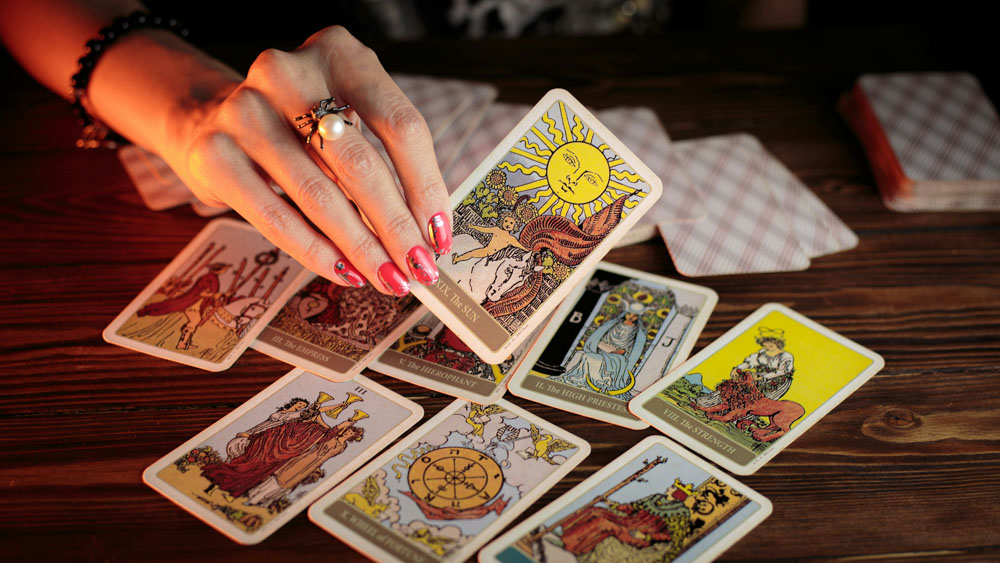 10 Signs You Need to Talk to a Love Psychic Right Now